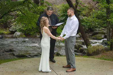 micro wedding in the smokies
