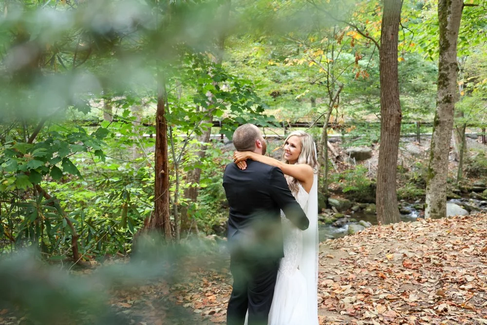 creekside ceremony in the smokies